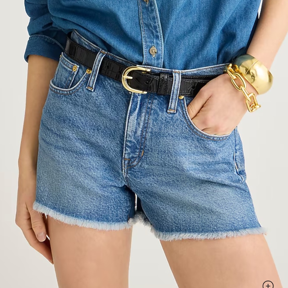 Mid-rise denim short in Lakeshore wash 30